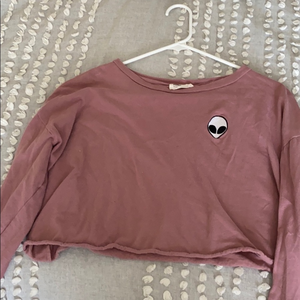 Cropped pink long sleeve with alien patch